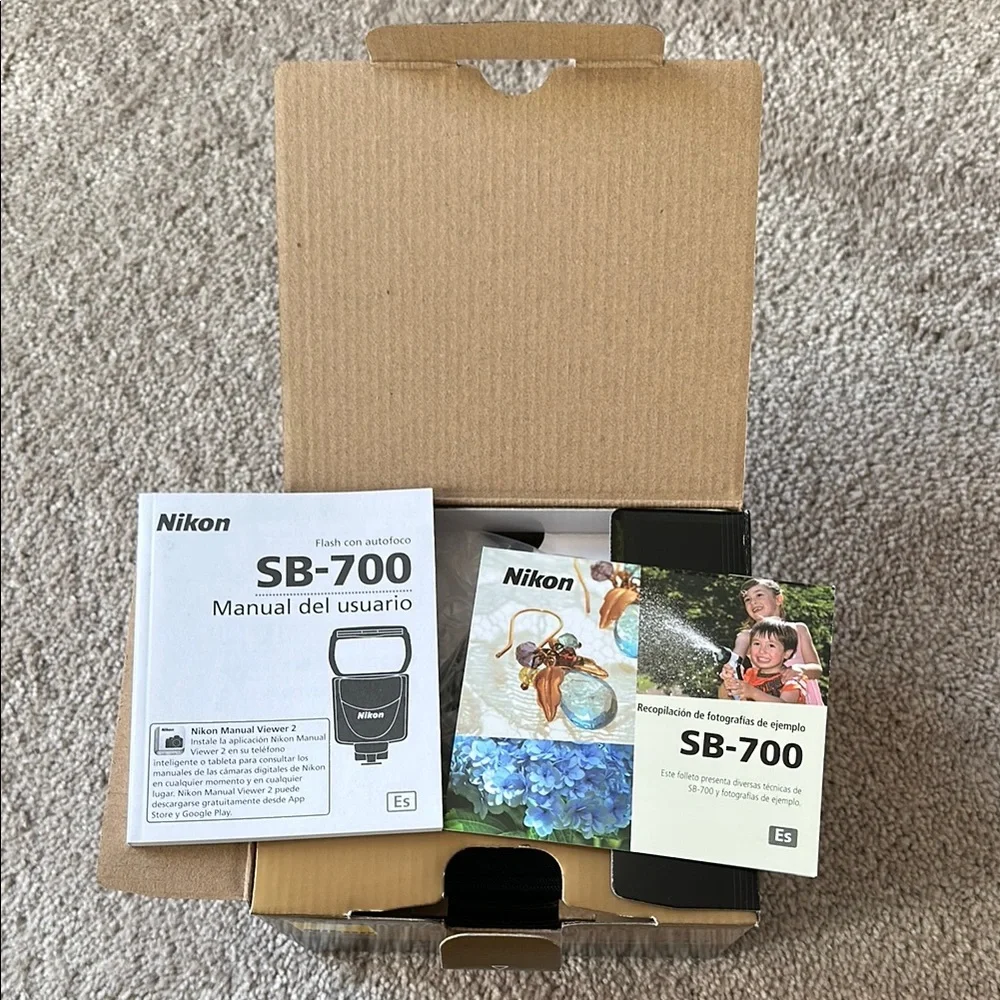 Nikon SB-700 Flash in Mint Condition